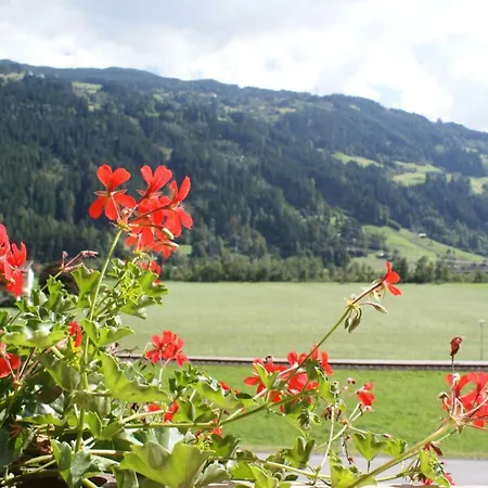 Eberharter Apartman *